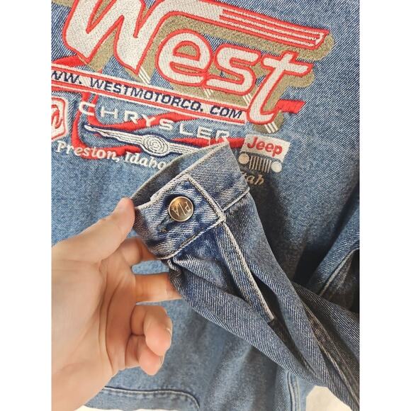 Port Authority Denim Jacket Crysler Jeep West Motorco Automobilia Size M - Picture 6 of 9